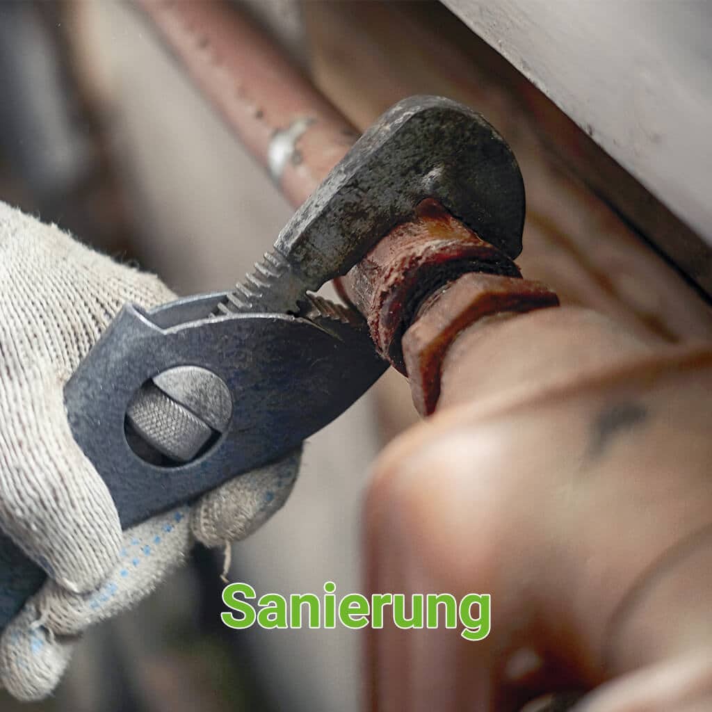Hier wird das Thema Sanierung von Heizungsanlagen dargestellt. Mit der Sockelheizleiste der SHL-Wärmetechnik kann man bis zu 30 Prozent Energie und damit auch Heizkosten sparen. Diese Sockelheizleisten nennt man auch Randleistenheizung, Leistenheizung, Sockelheizung, Fussleistenheizung, Heizsockel oder auch Sockelleistenheizkörper bzw. einfach Sockelheizleiste.